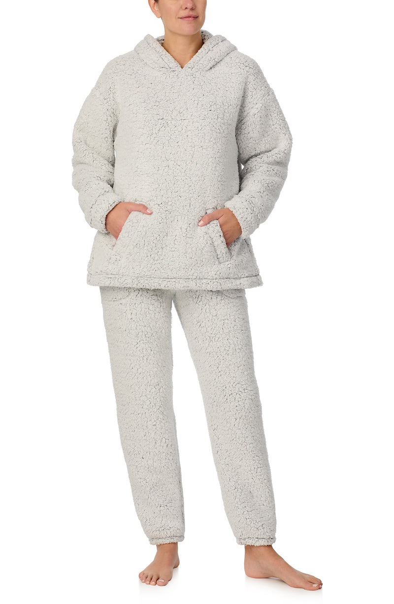A lady wearing Amanda Sherpa Pj Set In First Frost print