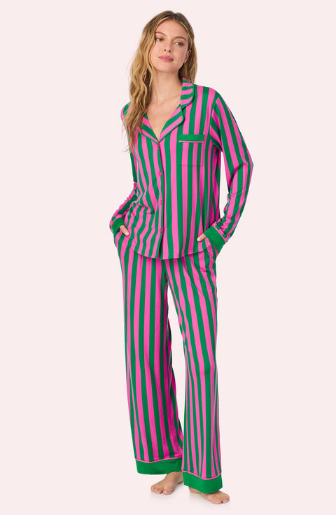 A lady wearing Collette Knit Pj Set In Fuchsia And Fern