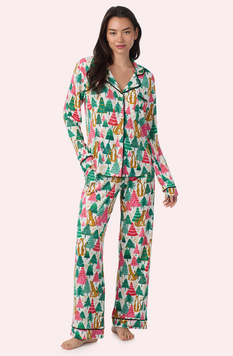 A Lady Wearing Collette Knit Pj Set In Jolly Jungle